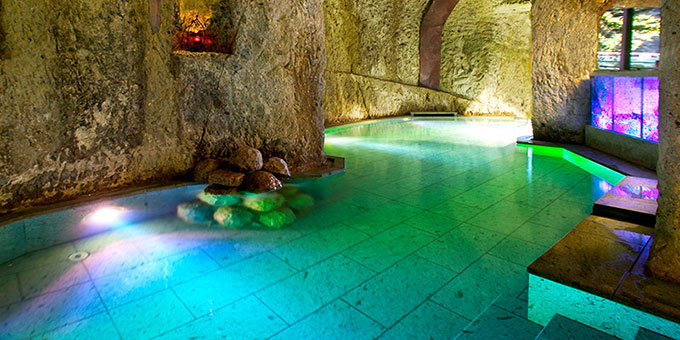 百楽荘　洞窟風呂